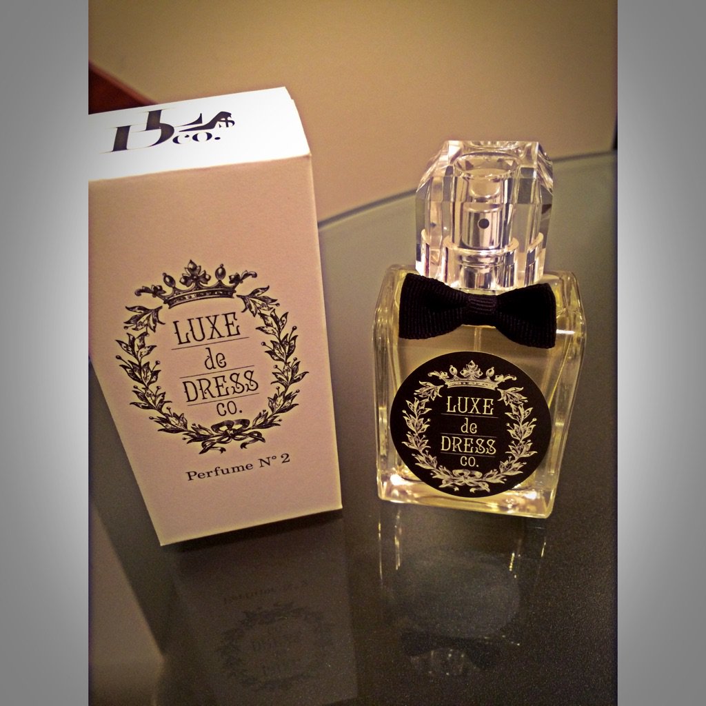 luxe de dress co. キャップ 香水 香水って香りと同じくらいボトルデザインも大事にしたくて。 蓋の重厚