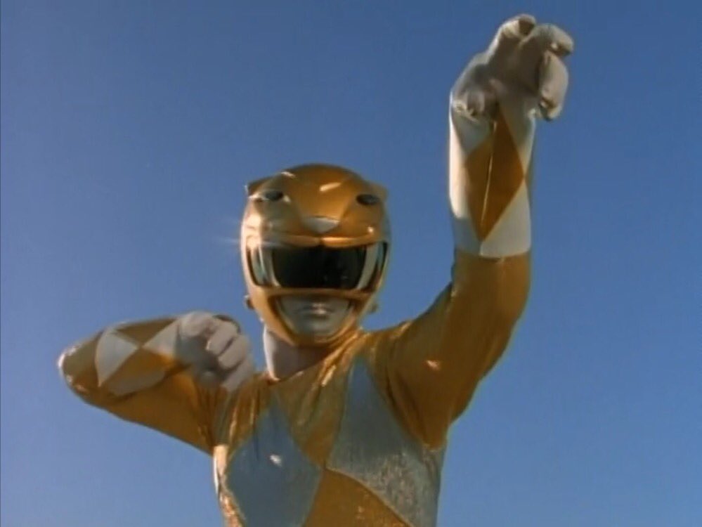 _ShadowRay22's tweet photo. Good Lord Look At How Golden That Helmet Is. #MMPR3 https://t.co/MV4ykEEOAl