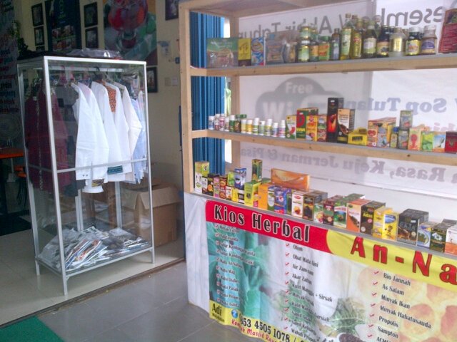 luqmanulhakim84's tweet photo. Msih di alhijrafood, ada produk2 herbal Kemeja Mickotmultifungsi jg ada, pakaian orang Tua Asuh di gerakaninfaqberas https://t.co/qLhnFYiPRd