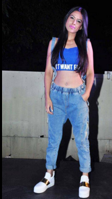 TellyTalkIndia's tweet photo. What do you have to say about this picture of @Theniasharma ?
#SaturdaySwag https://t.co/6V46rjzTAH