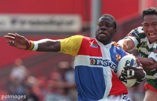 Wishing former Great Britain and winger Martin Offiah a Happy 50th Birthday today! 