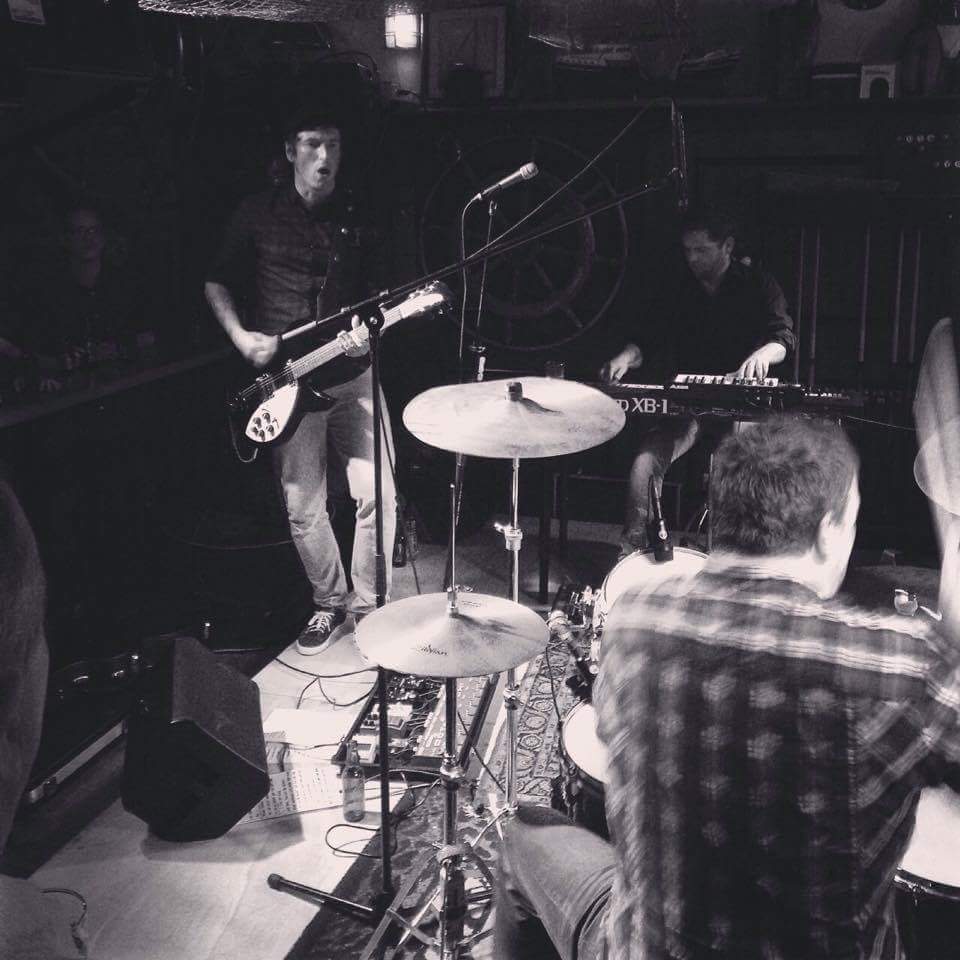 Dit hele jaar nog een tapbiertje voor 1 euro tot 19:00 uur, Woensdagavond optreden <a href="/birdshakerNL/">birdshaker</a> entree vrij #komook