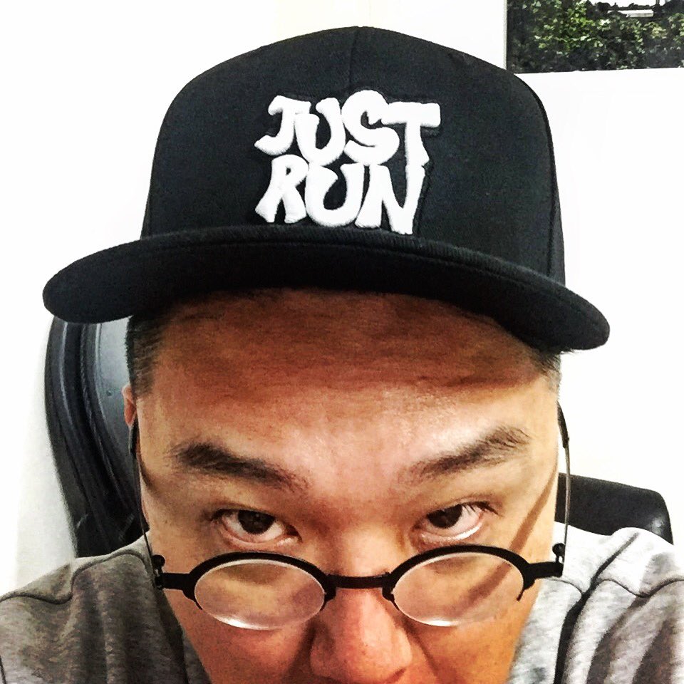 gomstudio's tweet photo. 모자 이쁘네..심지어 머리 큰 나에게도 잘 맞아!ㅎ
#김종국 #kimjongkook #turbo #kimjungnam  #mikey #jk #B_POSITIVE #just_run https://t.co/onCJJD32JV