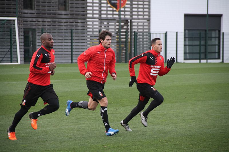 footpack's tweet photo. Reprise en @pumafootball #evoSPEED (1.4, SL, Leather ?) pour Gourcuff. Photo : @staderennais #Gourcuff #PumaFootball https://t.co/CUhnE9sQxA