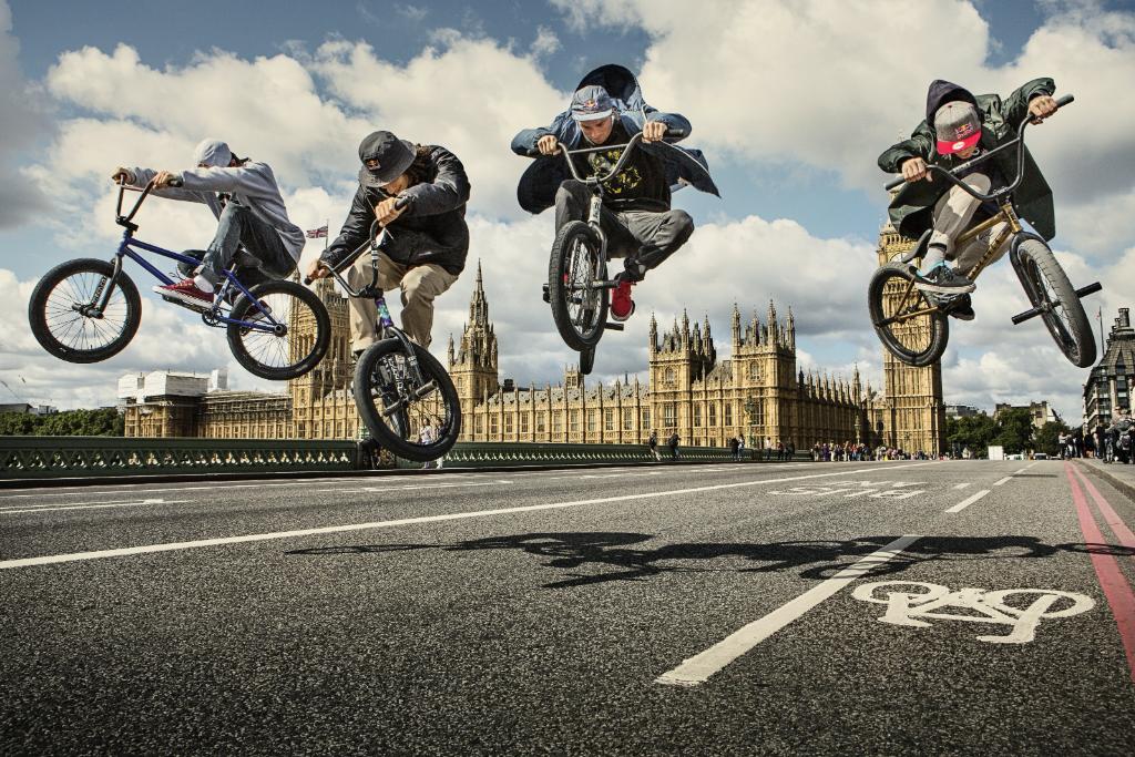 redbull's tweet photo. Squad goals. https://t.co/eGcIShB87W