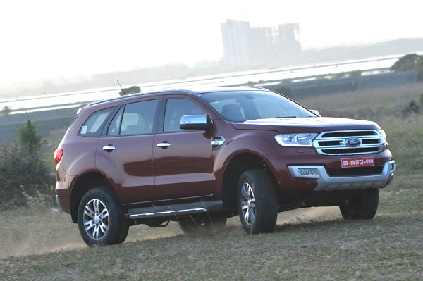 autocarindiamag's tweet photo. New #Ford #Endeavour #SUV 3.2 and 2.2 diesel #India review, test drive https://t.co/3hUogMTVcn https://t.co/MZVoQib7Lq