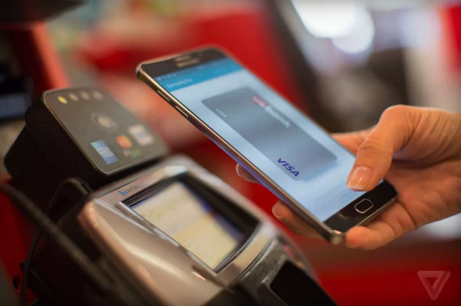 cyceron's tweet photo. Samsung développe son propre système de paiement mobile, tardif mais... https://t.co/nvqshE0CIp #mobile #ecommerce https://t.co/q017X4OI8R