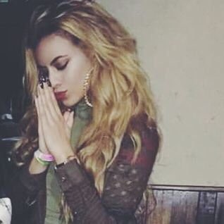 ftwcabello's tweet photo. dinah as lauren https://t.co/DQiJAujzYB