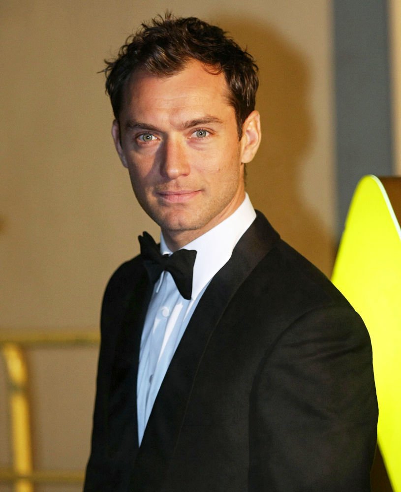 Happy Birthday Jude Law! Cewe2 yg suka papah muda satu ini mana nih suaranya? :p | 