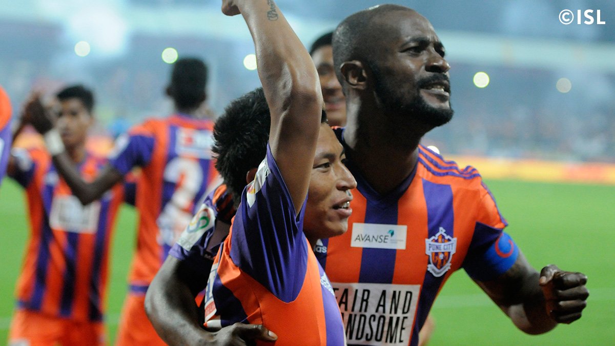 IndSuperLeague's tweet photo. Browse through @FCPuneCity's best moments during the 2015 #HeroISL season: https://t.co/2KlYY52I17 #FCPCRewind https://t.co/WjbIkMttRO