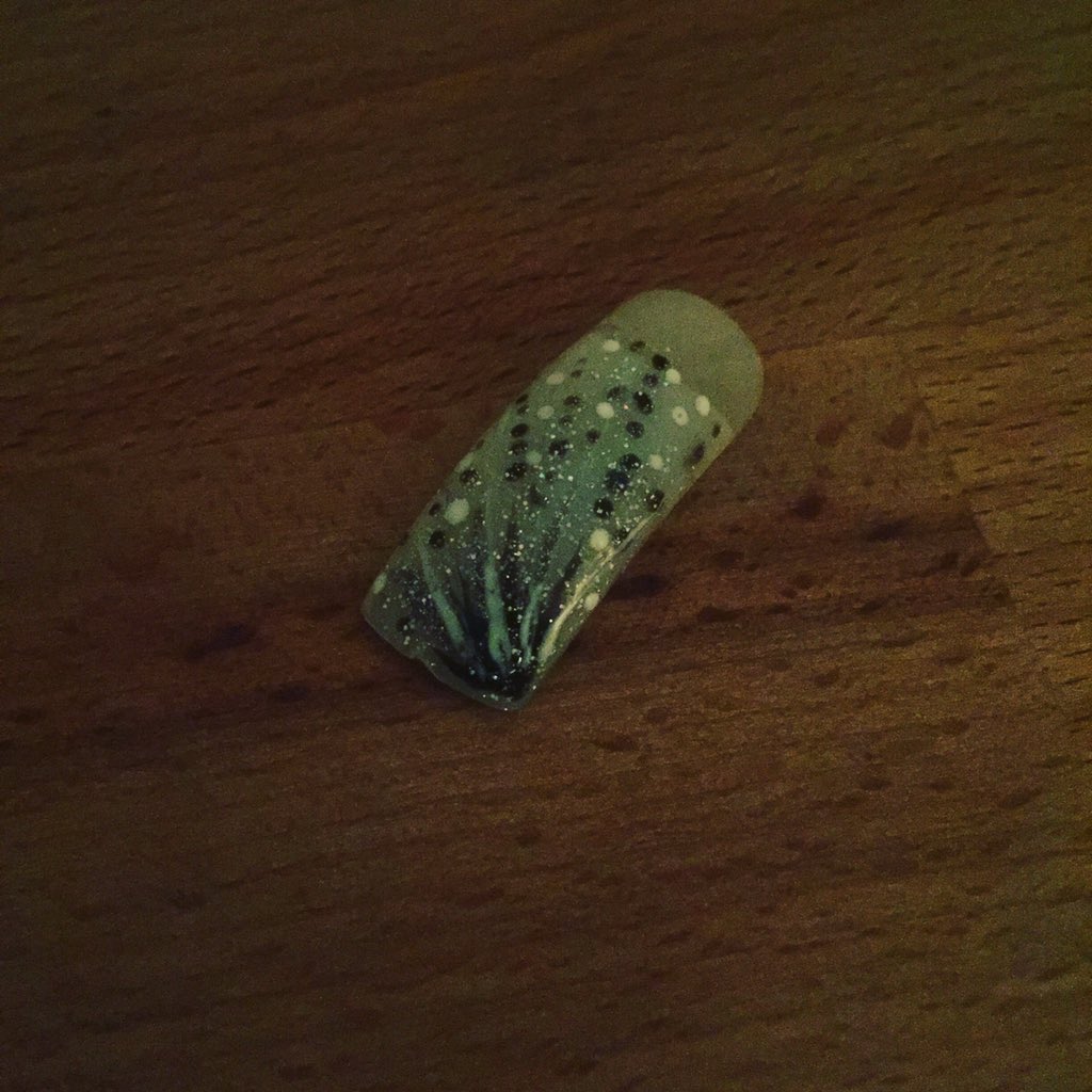 Here is just one of our new year nail art designs, you can also create your own design💅🏼🎉