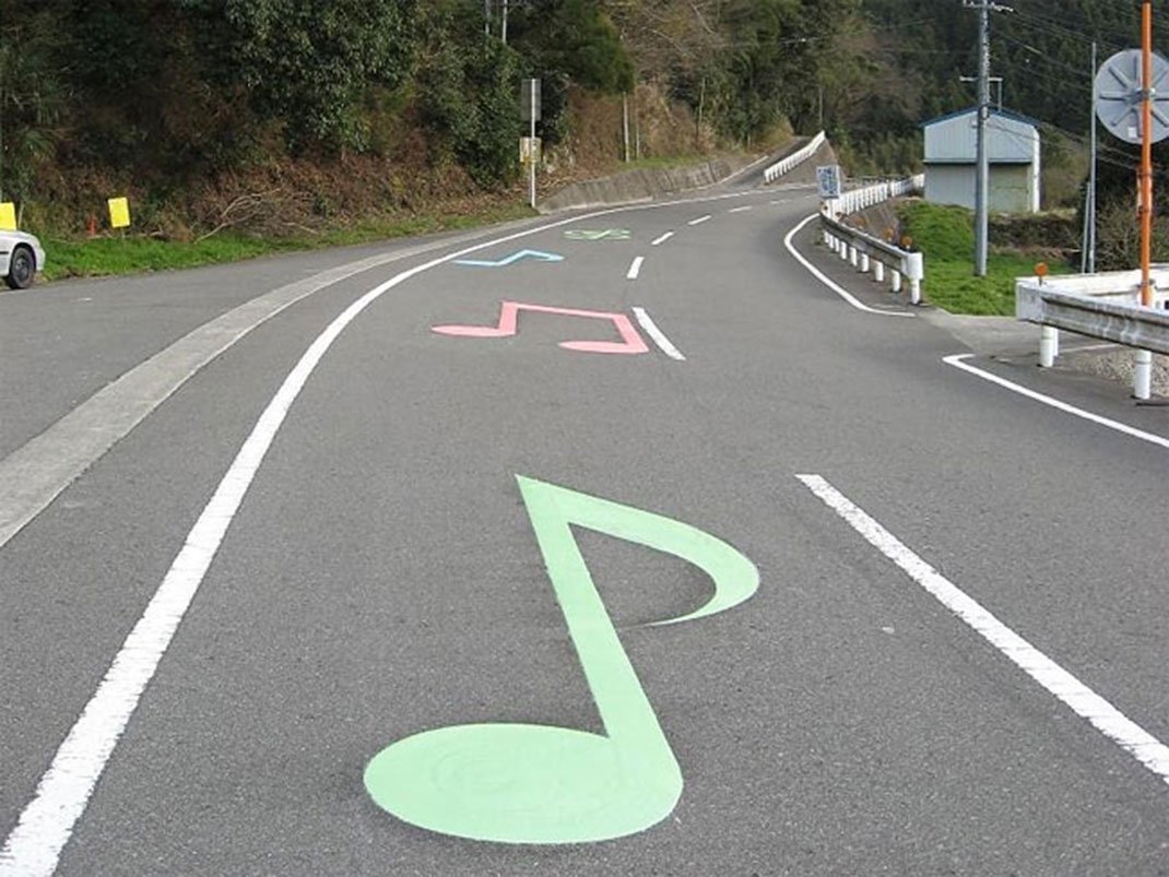 AgenceST's tweet image. L'étonnant concept des routes musicales au Japon et ailleurs. soocurious.com/fr/route-musiq…