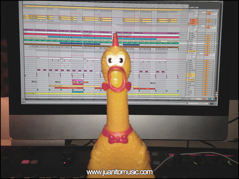 Juanito_musique's tweet photo. In the lab with my bro, finishing my last stuffs for 2015!
#RemixMode https://t.co/uIzF68Pa0M
