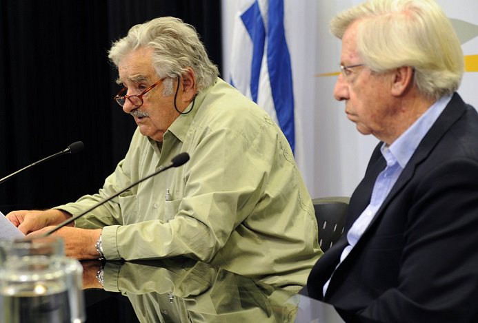 TelenocheUy's tweet image. "La chamboneamos en el manejo financiero" de Ancap dice Mujica ► telenocheonline.com/la-chamboneamo…