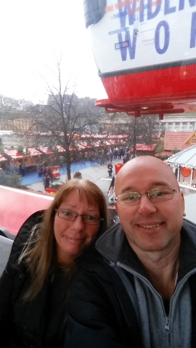 PeterSpiko's tweet photo. Big wheel selfie #turkishairlinesbigwheel https://t.co/wNuQuq5jkf