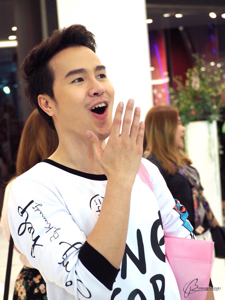 yinru_thaifans's tweet photo. ขำอะไรเบอร์นั้นน่ะ ^_^ #SingForHelp2015 @Poom_AF11 #AF11 https://t.co/BusF8C1Z7i