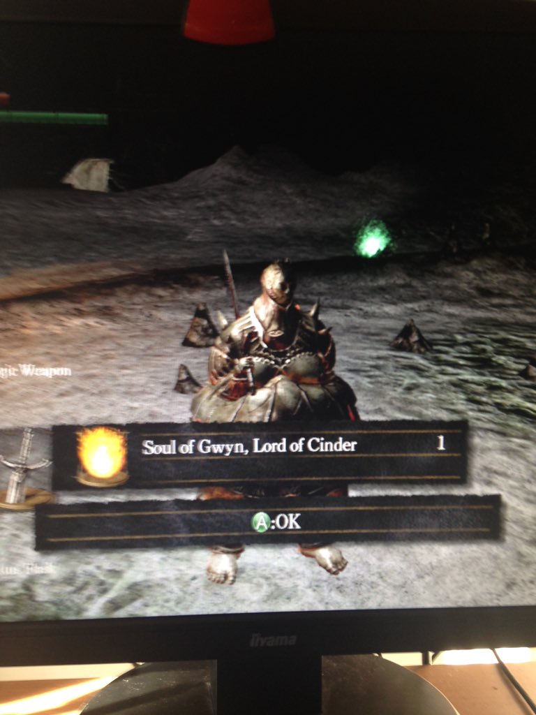 CallyBear007's tweet photo. Today I completed #darksouls this is a day to remember https://t.co/x7SwknYxMk