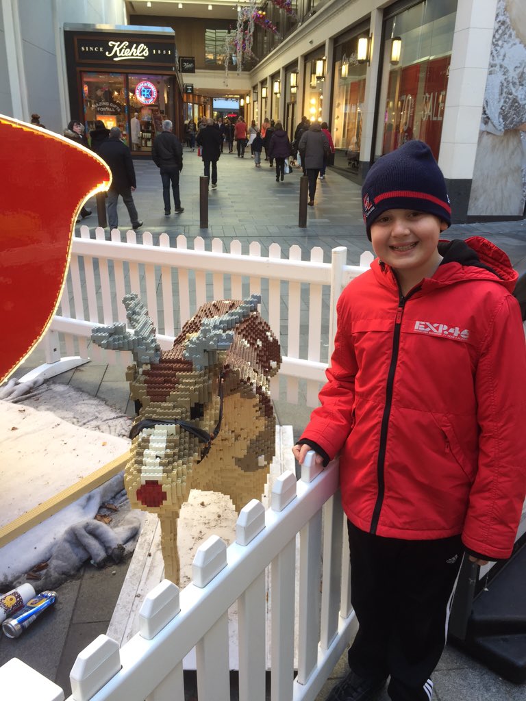 pauldbowen's tweet photo. #legosleigh Liverpool one https://t.co/gBs4qjWVP9