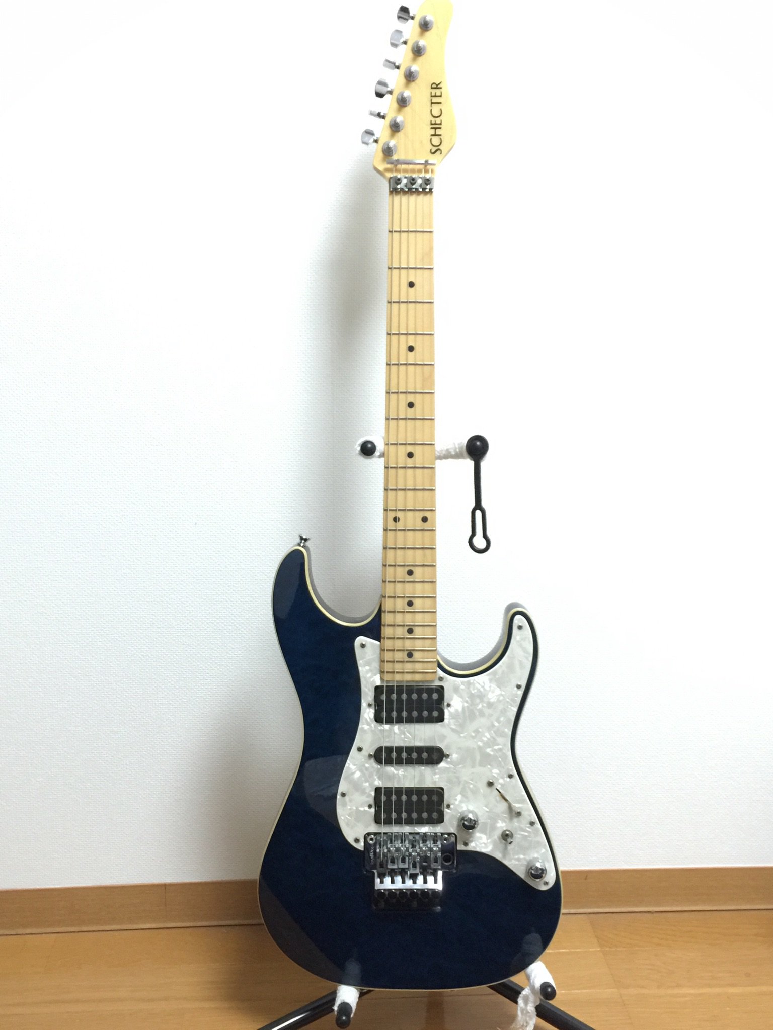 徳永文人 A K A Rocky White Albi Um2 アニメ版北原春希の使ってたschecter Sd 2 22が届いたゾーン さて次は制服だ T Co Isnnxr9rcn Twitter