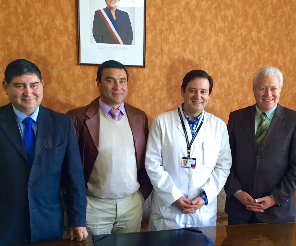 patriciorosas's tweet photo. Firmamos Compra de Equipamiento para Centro Salud Comunitario Dr.Daiber #LaUnion x 30 millones #ElRanco #Valdiviacl https://t.co/X2JioPzyou