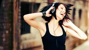 blasturbanacom's tweet photo. La vida es para disfrutarla y la música tambien!! 👉🎧📻 Feliz martes!!👍😉 Ya en cabina 👉@lizr03 con el #extrapop https://t.co/ReBvg7ikUS