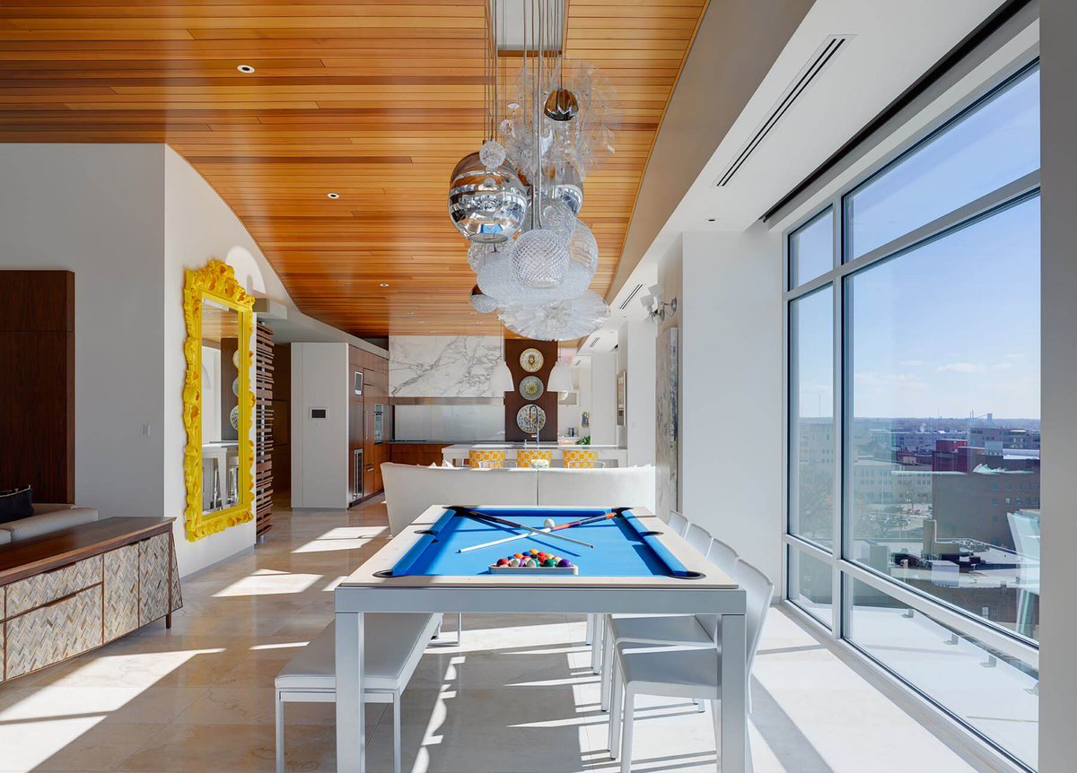 Downtown Urban Penthouse by HAUS | homeadore.com/2015/12/29/dow…
Please RT #architecture #interiordesign