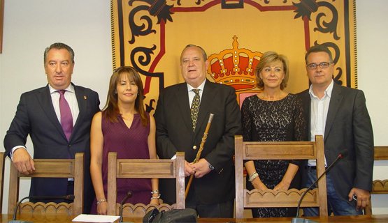 nika_news_'s tweet photo. El #PP y el #PSOE facilitarán los desahucios. Tu voto es cómplice de su política antisocial. https://t.co/WPn9qkPlZv https://t.co/5lnCdRJu4M