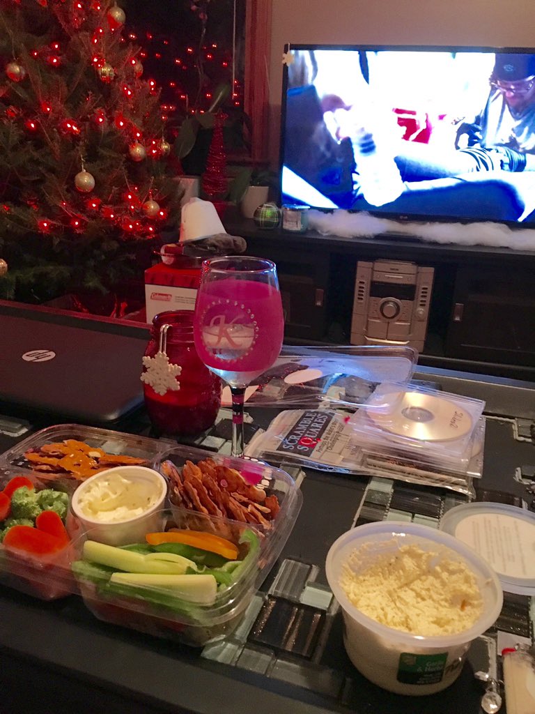 KristenNitz's tweet photo. My night https://t.co/EbaKk6j5a4
