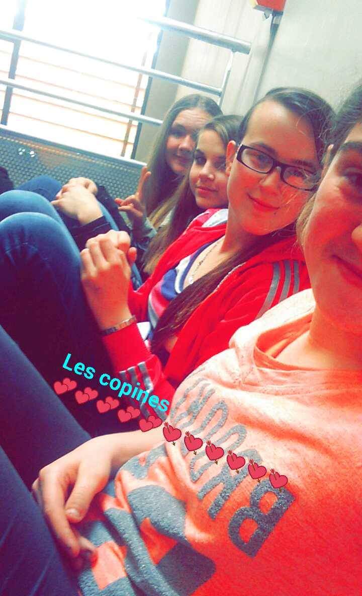 haveeeet's tweet image. On change pas une équipe qui gagne! 🔝👭👭💘💘💘 #OEL