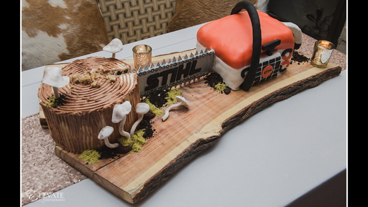stevekanew's tweet photo. Best wedding/grooms cake ever! #Stihl #Chainsaw #BeaverCreekCOLO #HyattBeaverCreek #WedingCake #stihltimbersports https://t.co/L6R3w6ERd1