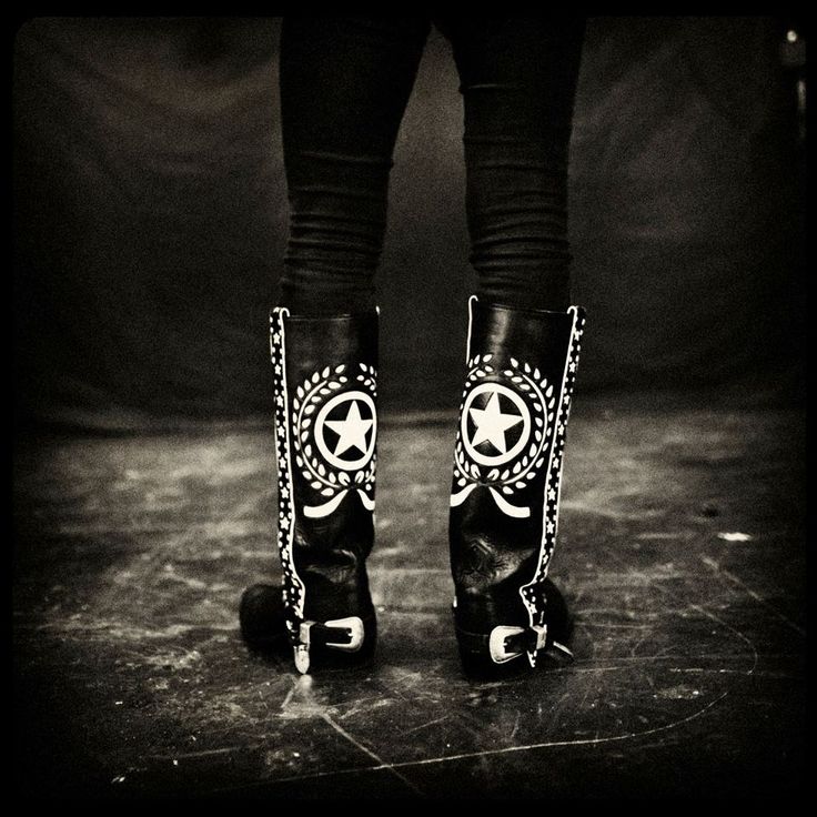 DelphineGilson's tweet photo. Today the wonderful work of @Pep_Bonet resonates more than usual... #Lemmy https://t.co/pdZ9Emc8oQ