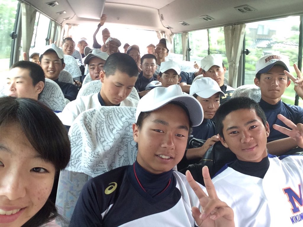 70Mkn_Base's tweet photo. 年末恒例部員紹介👏✨
1-6大槻凌介 外野手

なんか足速いし守備うまいし1番の
特徴である黒さも言おうと思ったけ
ど比較する写真なくてあったと思っ
たらみんな黒くてあんま目立たんし
腹立つんで終わります
明日 誕生日です https://t.co/x1eRstbR9u