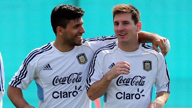 ESPNFC's tweet image. Sergio Aguero doubts Lionel Messi will leave Barcelona for #MCFC: es.pn/1QXGMY6