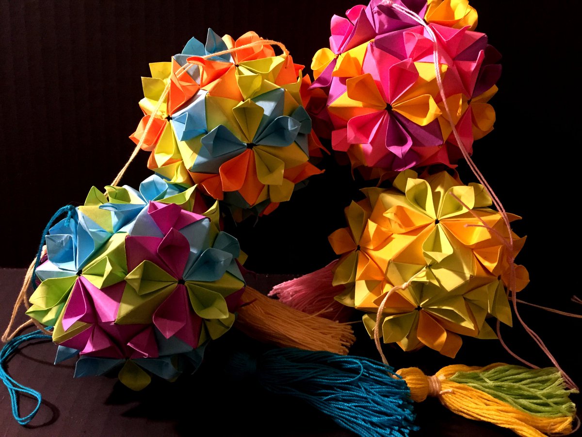 OrigamiForHope tweet picture