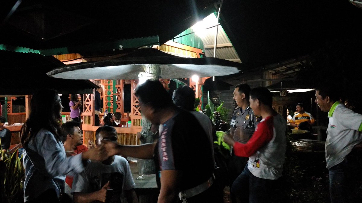 mahmara's tweet photo. Perpisahan dgn patwal selama di sumber #RaunKaMinang @NewId42ner https://t.co/NTo6ZnEMbG