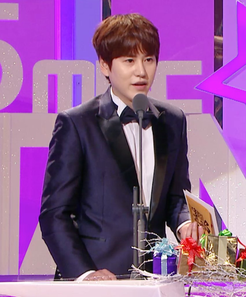 151229 MBC 연예대상. 시상하러 나온 오빠😀😀 #규현 #Kyuhyun