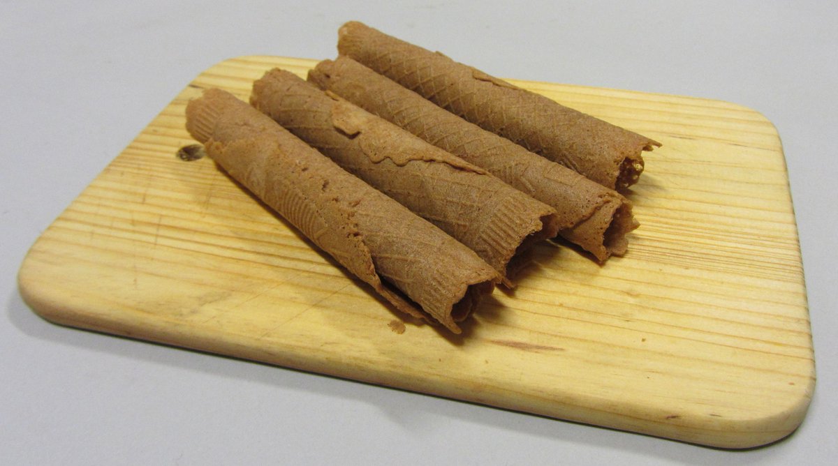 Met liefde gebakken door onze vrijwilligers de "Knieperkes". #zolekker