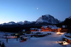 int_academy's tweet image. Thinking about a #gapyear ? Get ahead with Snow Academy. 4 - 11 week instructor courses in #Whistler #NewYear