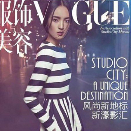 241Photography's tweet image. RT yowmommacom Valention maisonvalentino: Model lupinwong wears a #monochrome #FallWinter1516 dress for… …