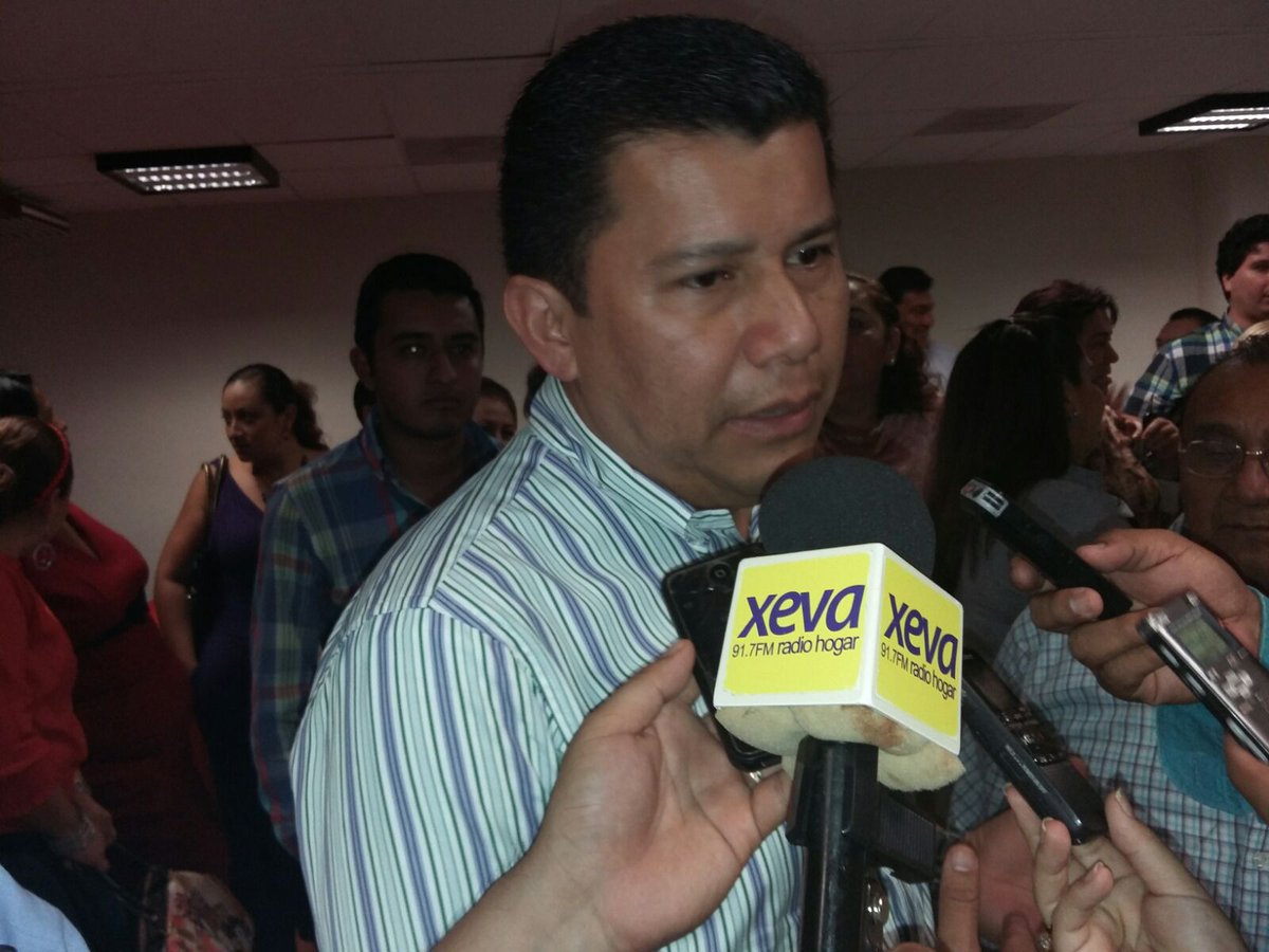 XEVATabasco's tweet photo. Confirma @AHB_adrian  que va por la candidatura del PRI para elección Extraordinaria de Centro. https://t.co/HmrEcdQzTc
