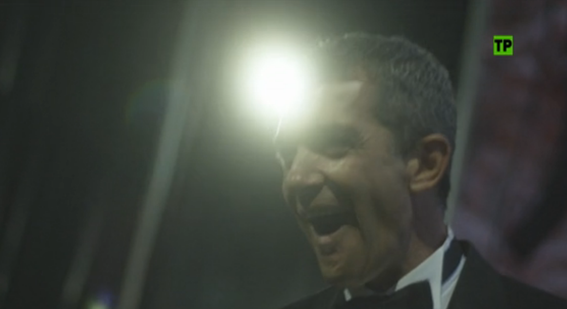 watchtvv's tweet photo. Antonio Banderas (@antoniobanderas) alucinará con la magia de @MaxMagoPop muy pronto en 'La gran ilusión' de laSexta https://t.co/bkeGp6XZyA