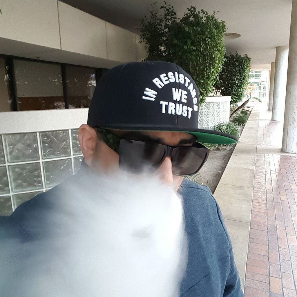 TheVapeKit's tweet photo. #inresistancewetrust
#irwt
#buildanywhere
#thevapekit
#coilandcloud
#coil #cloud #vapeandboobs #vapeporn #ladyro… https://t.co/5KVWjmjrn2