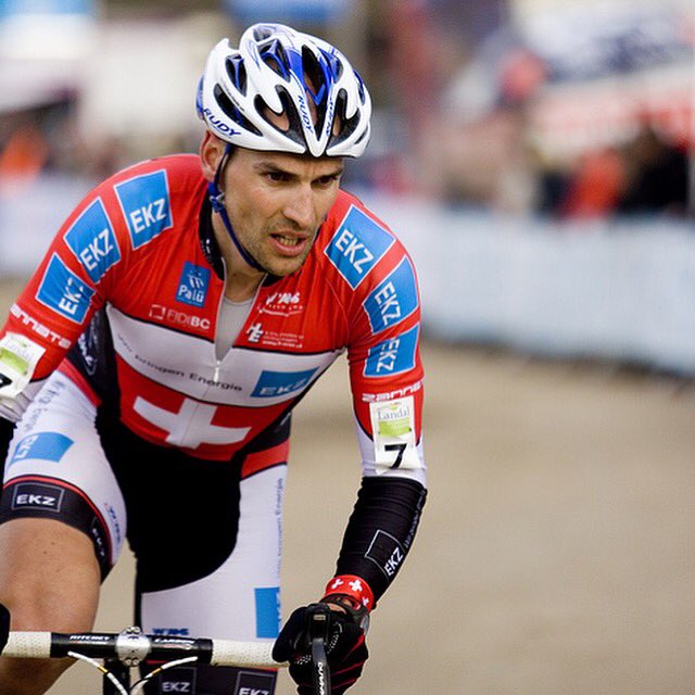 ekzcrosstour's tweet photo. The voices of our livestream: 6 time 🇨🇭 cx champ @racing_h at the side of @MartyMacTV! #countdown #bringiton https://t.co/McnjBjpMOO