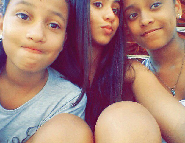 vale_2420's tweet photo. Feliz cumple mi dani🎉isa y yo te amamos demasiado 💜🎁🎂@isaca1122 https://t.co/Tv7neZ4IxH