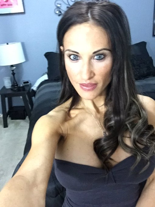 Logging on MFC now... come join https://t.co/W0rVJBtucU<a href="/tag/mvsales"class="tags"><span>#mvsales</span></a>