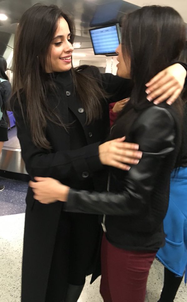 dontflor's tweet photo. el perfil de camila es tODO #VideoMTV2015 Fifth Harmony https://t.co/KVOH1nC2kU
