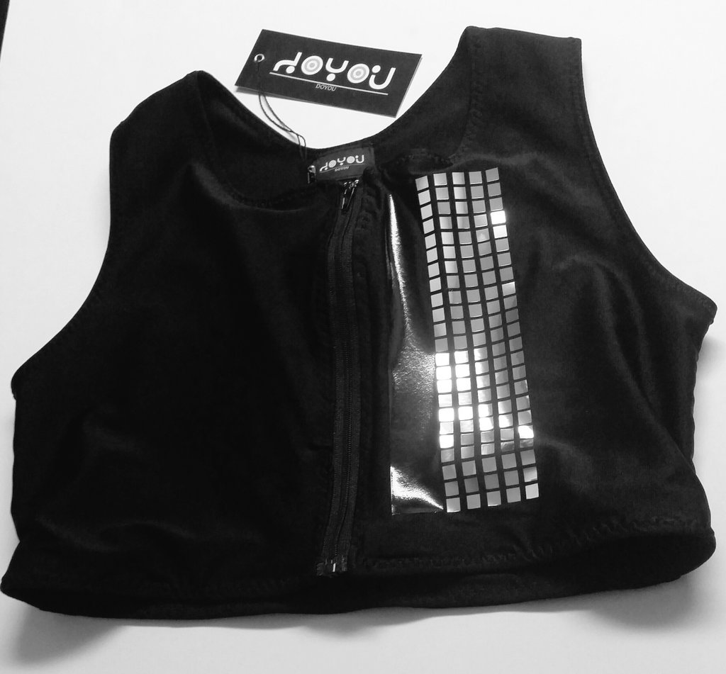 DOYOU's tweet photo. #Ladies our #haute * Chrome Cubic Series * #sportsbra will launch Jan.11th $50 S-XL  free shipping. #doyou #women https://t.co/GKshKDbnBe