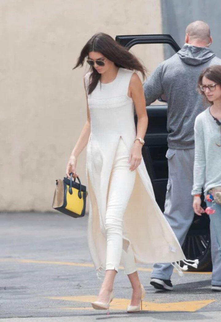 Kendall_N_J's tweet photo. My princess in white https://t.co/DLIYrEgVw3