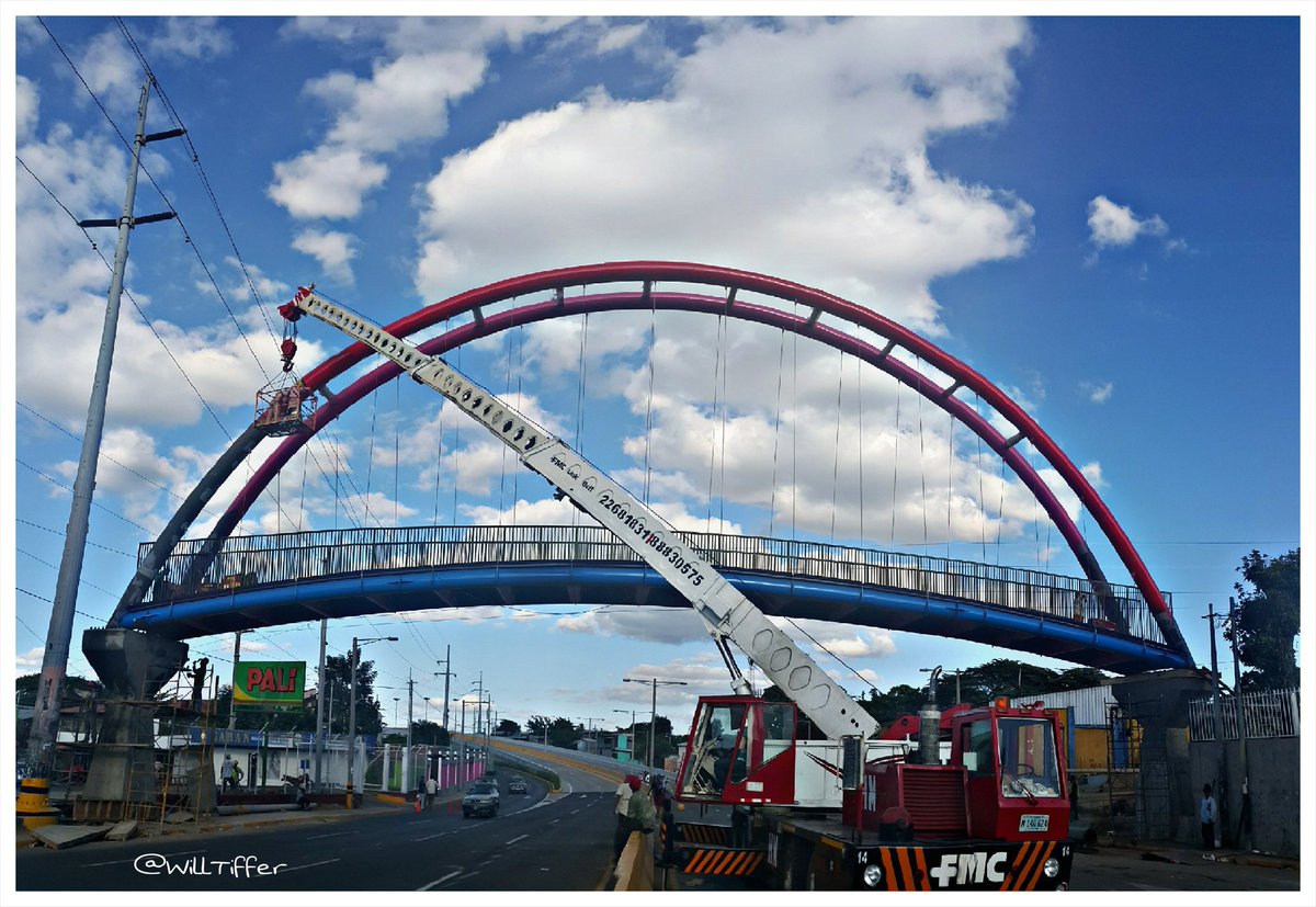 WillTiffer's tweet photo. Avanza construcción del nuevo puente 🌉 que incluye ascensores en paso a desnivel "Barricada de la Esperanza" https://t.co/Qe8fcoHXsY