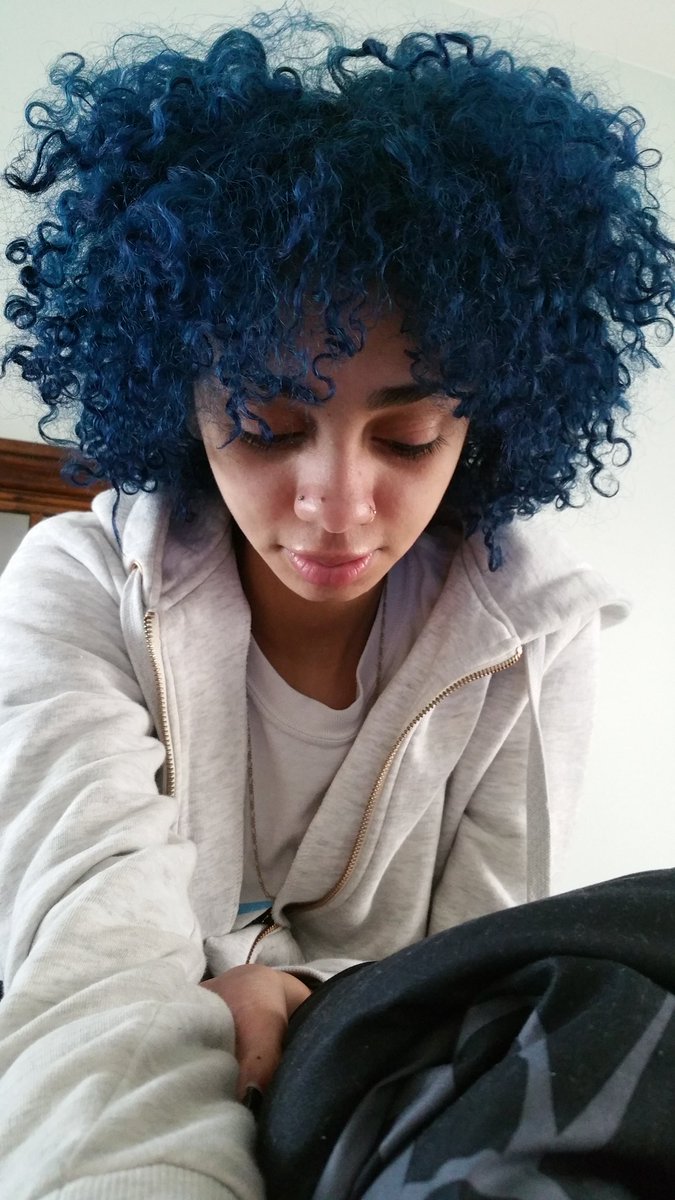 _blujayy's tweet photo. Love my hair tho. https://t.co/AWE26F4gd3
